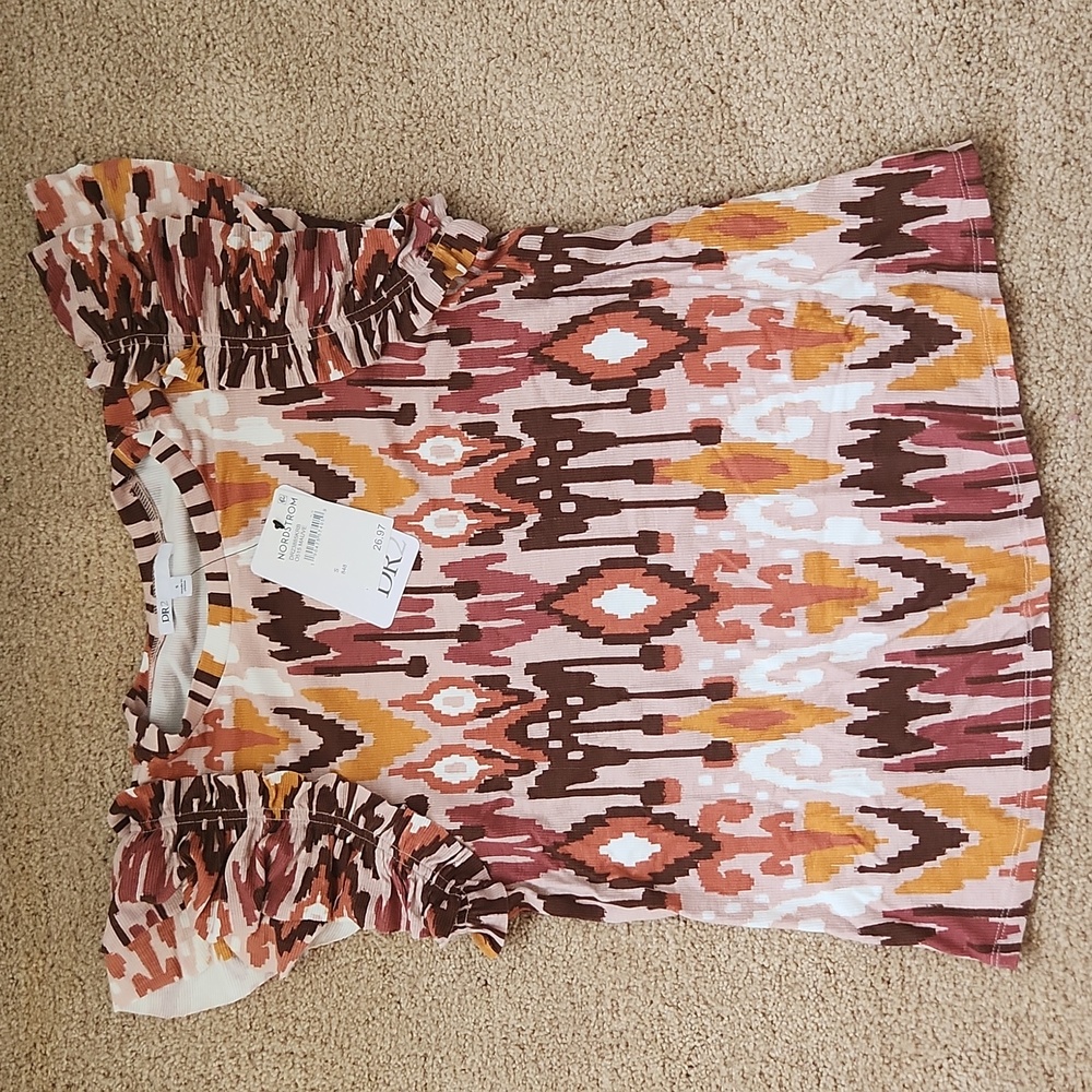 NWT DR2 Ruffle Sleeve Top